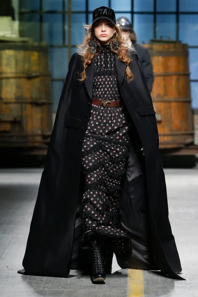Look 49